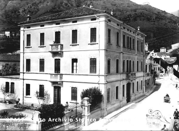 Serravalle, Palazzo Lollo